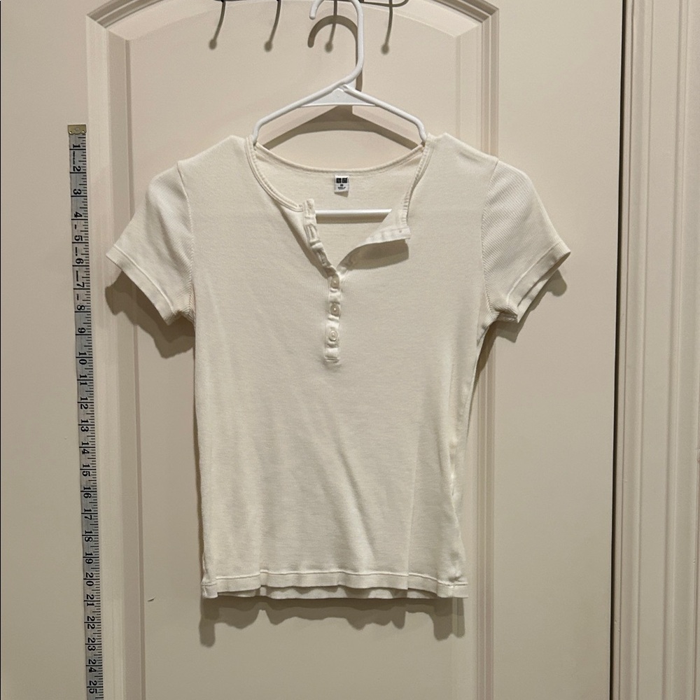 Uniqlo Off-White Short Sleeve Henley Top